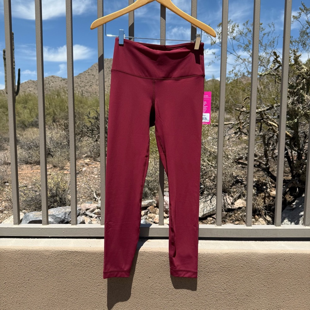 ⬇️💲Yogalicious NWT Burnt Raspberry Nude Tech High Rise Ankle Crop Leggings